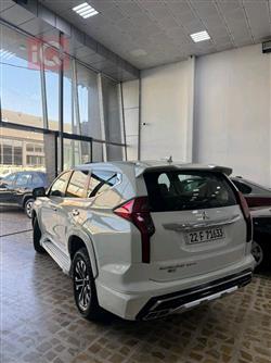 ميتسوبيشي اوتلاندر